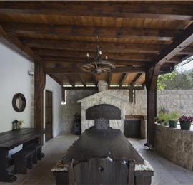 5 bedroom bayside villa with pool near Kotor, sleeps 12